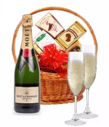 name: Moet & Chandon Champagne Hamper